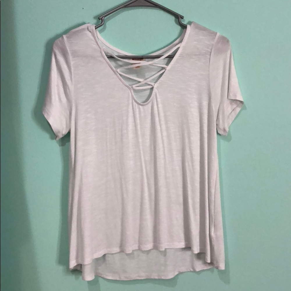CUTE WHITE TOP